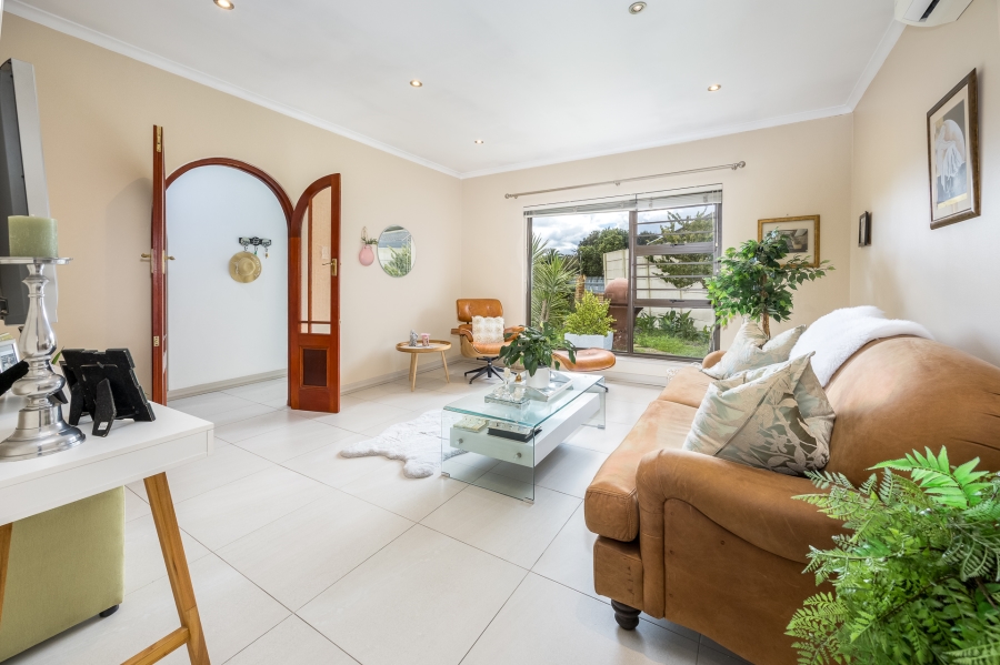 4 Bedroom Property for Sale in Soneike Western Cape